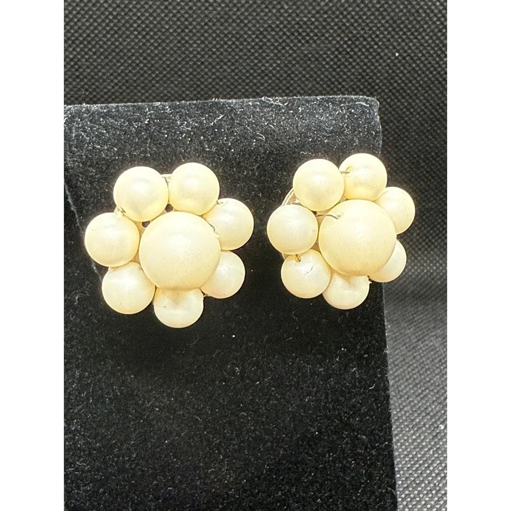 VTG Japan Faux Pearl Cluster Clip On Earrings Cream Floral Mid Century Silver